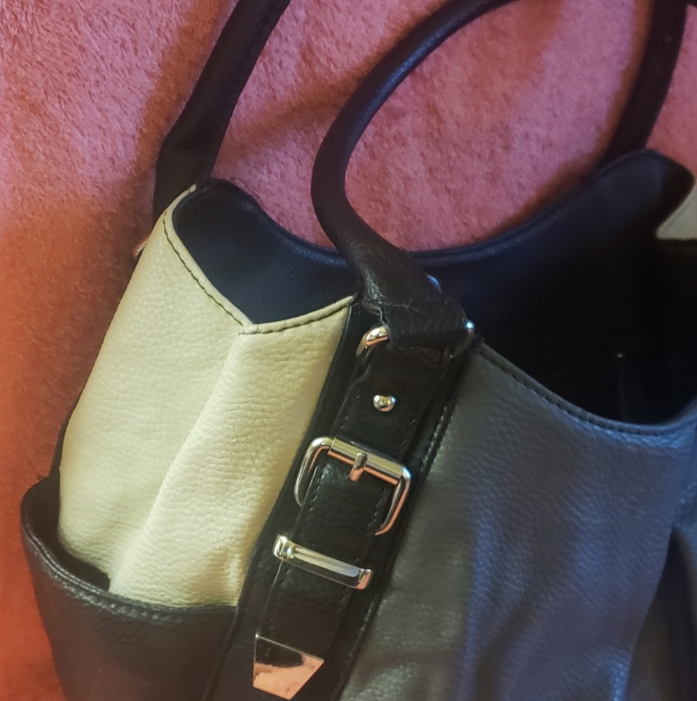 Apt 9 handbag